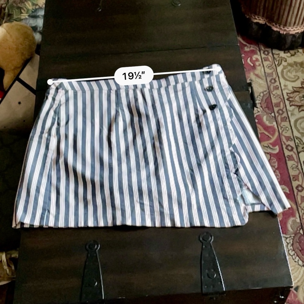 Cato Stripe Skorts - Picture 5 of 9